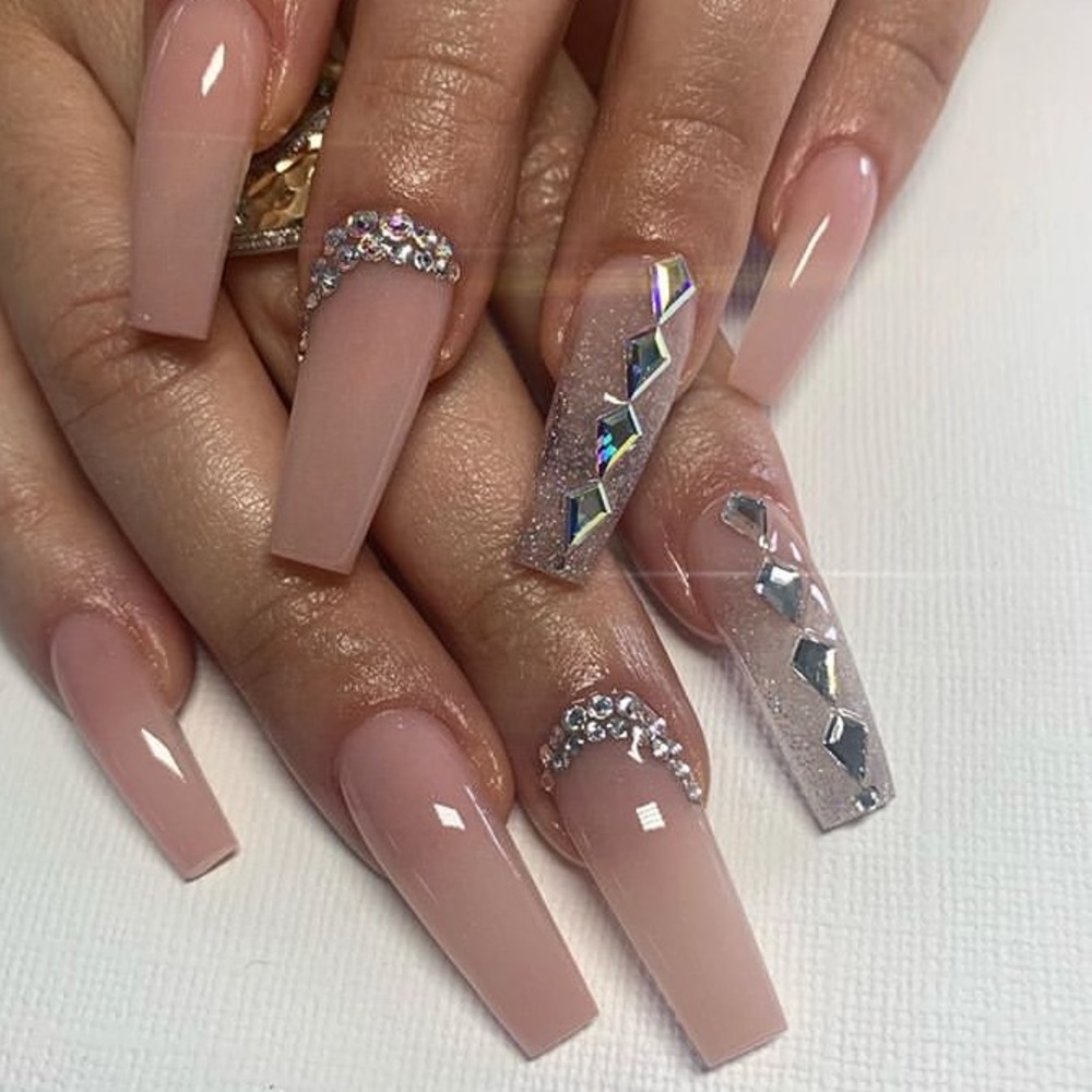 Meet your Posher, Emilia